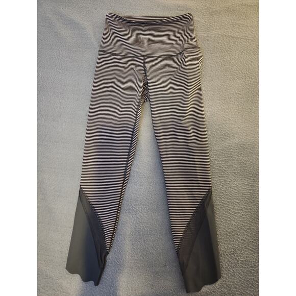 Lululemon‎ High Rise Wunder Under Gray Scalloped Hem Striped Leggings Size S 4 - Picture 1 of 6
